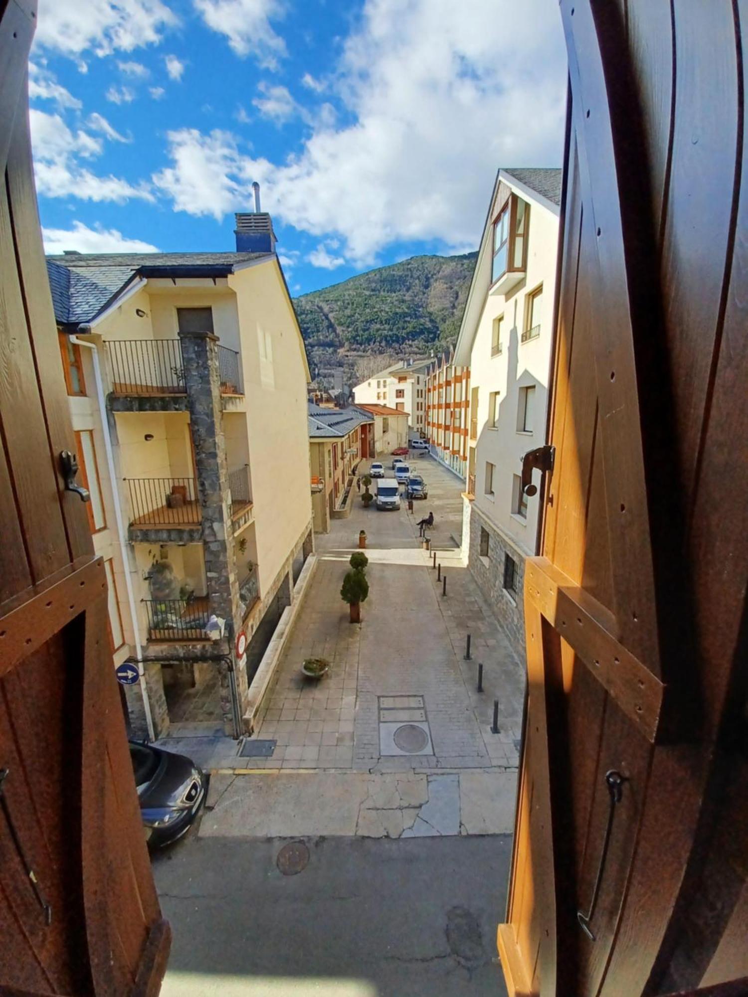 Appartement En El Pleno Centro De Biescas Con Garaje, Ascensor Y Wifi Extérieur photo